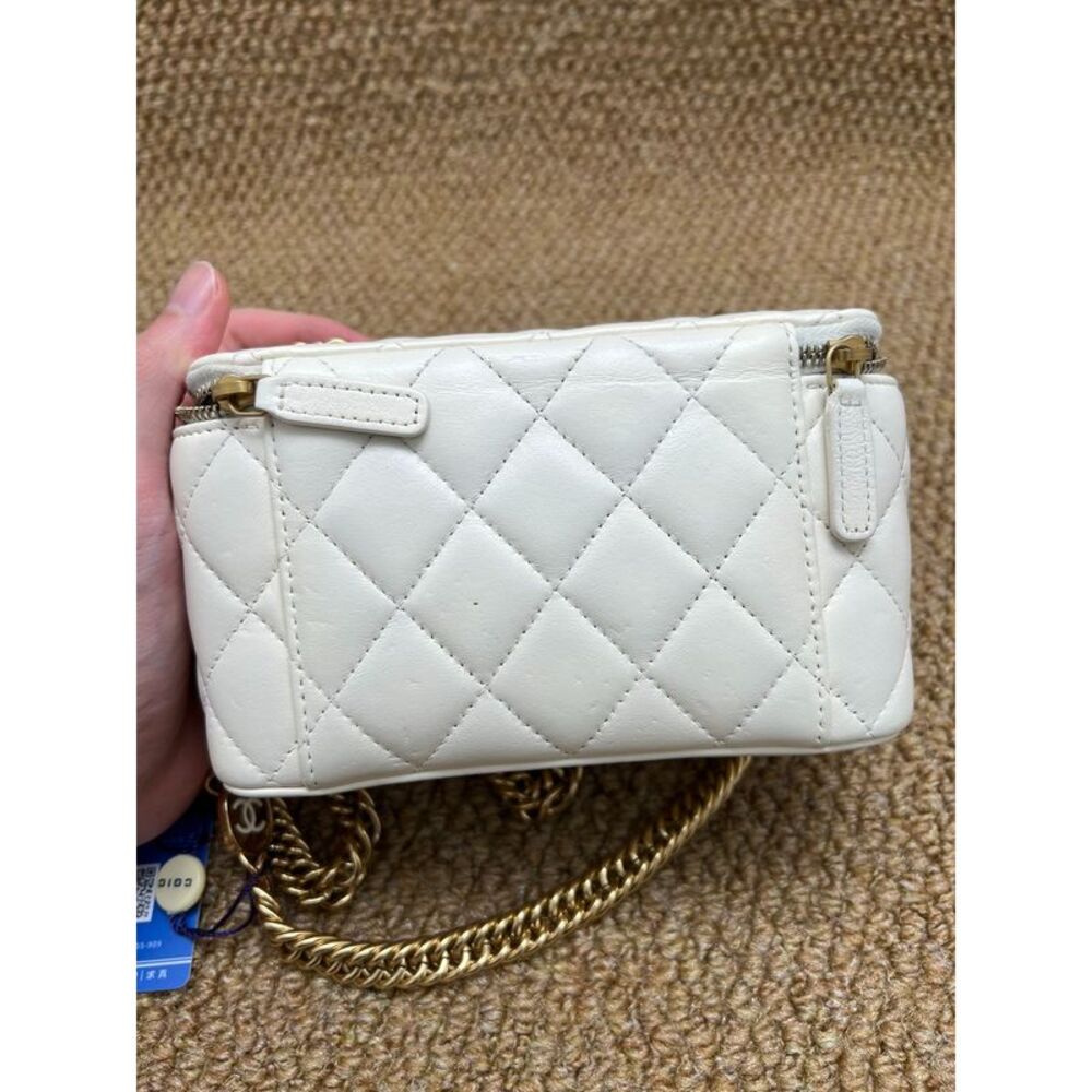 Chanel Women Pre-Loved Bag Very Good Condition - Picture 4 of 8